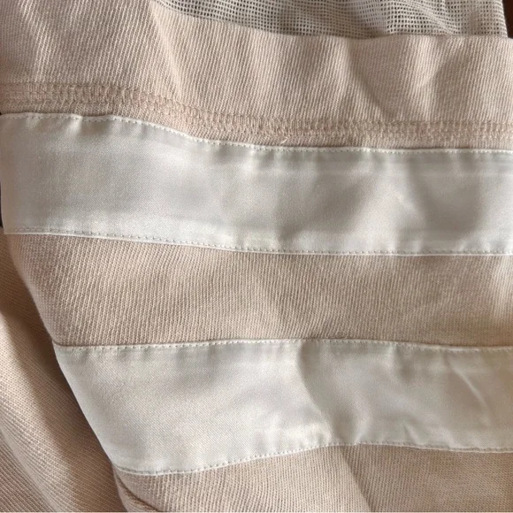 Gorgeous Oversized Pale Pink/Cream Graphic with Embroidery. - Picture 5 of 8